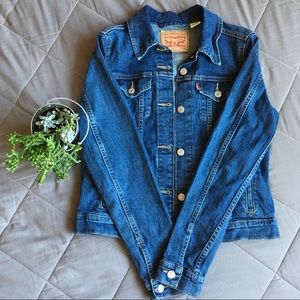 Levi’s Dark Blue Wash Denim Jean Jacket